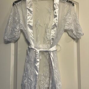 Elegant White Lace Robe